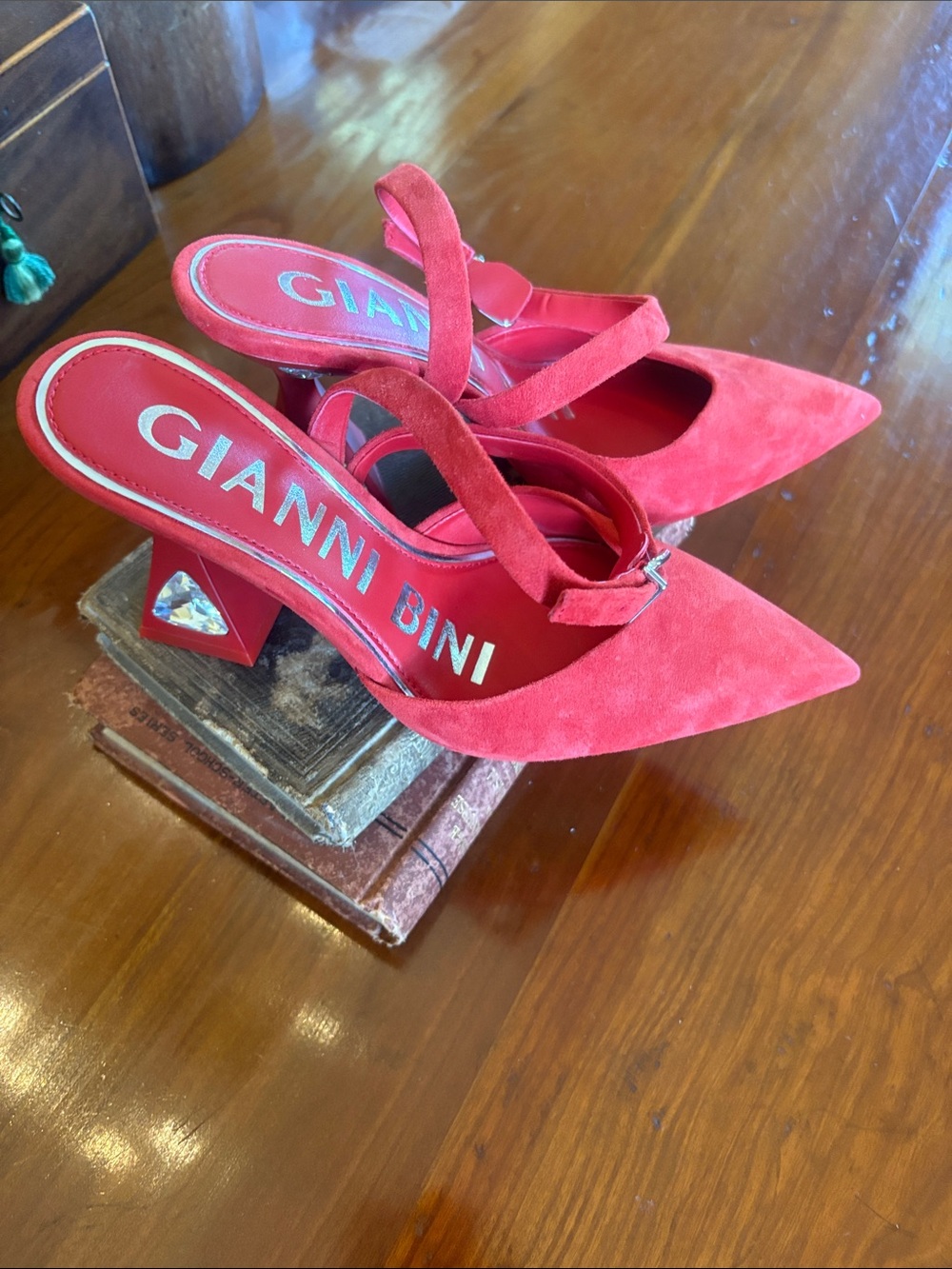Gianni‎ Bini Tallia Red Suede Asymmetrical Jewel Embellished Pumps NEW - Picture 7 of 12